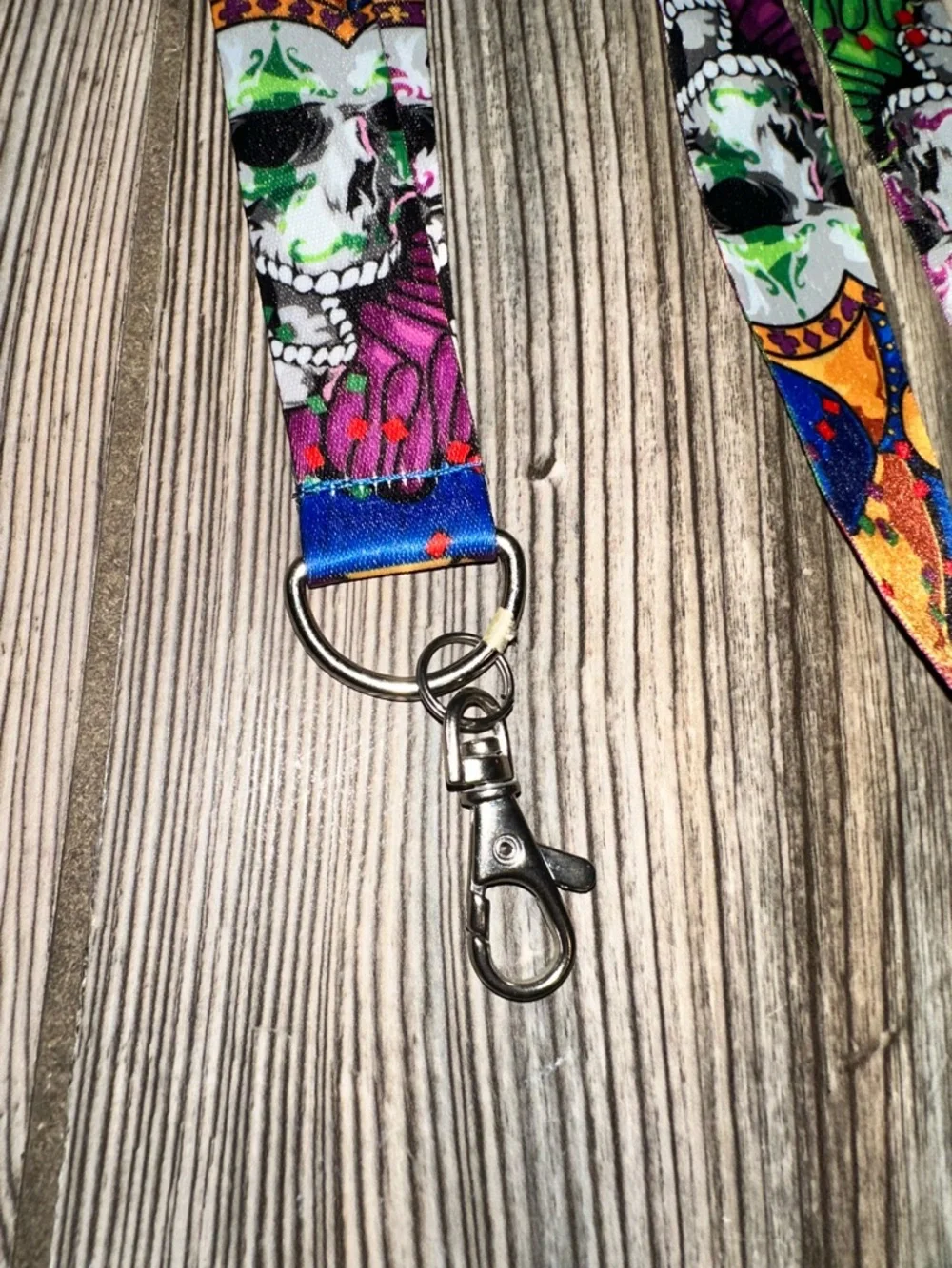 Universal good lanyards
